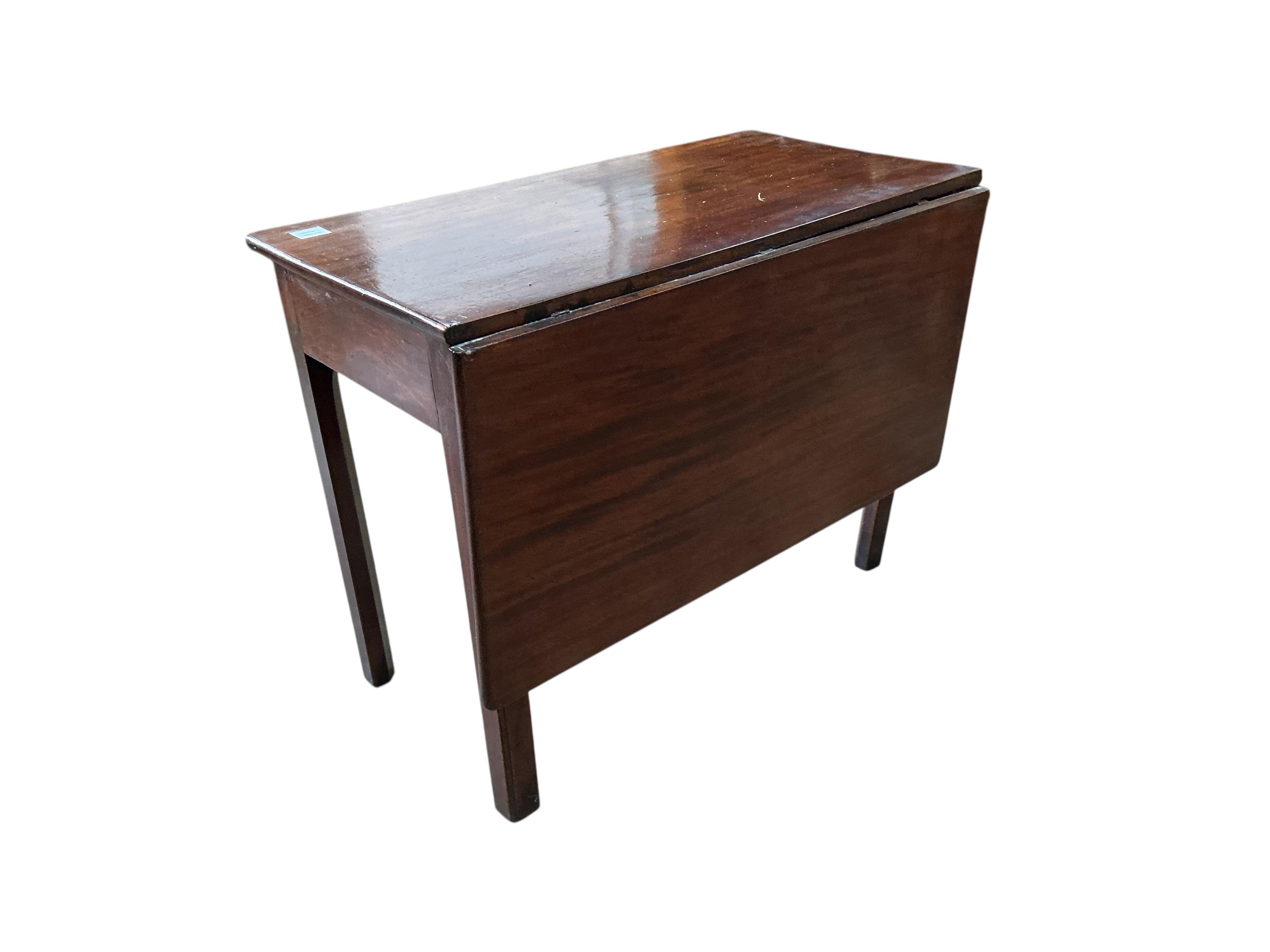 A George III rectangular mahogany single drop flap side table, width 91cm, depth 48cm, height 69cm